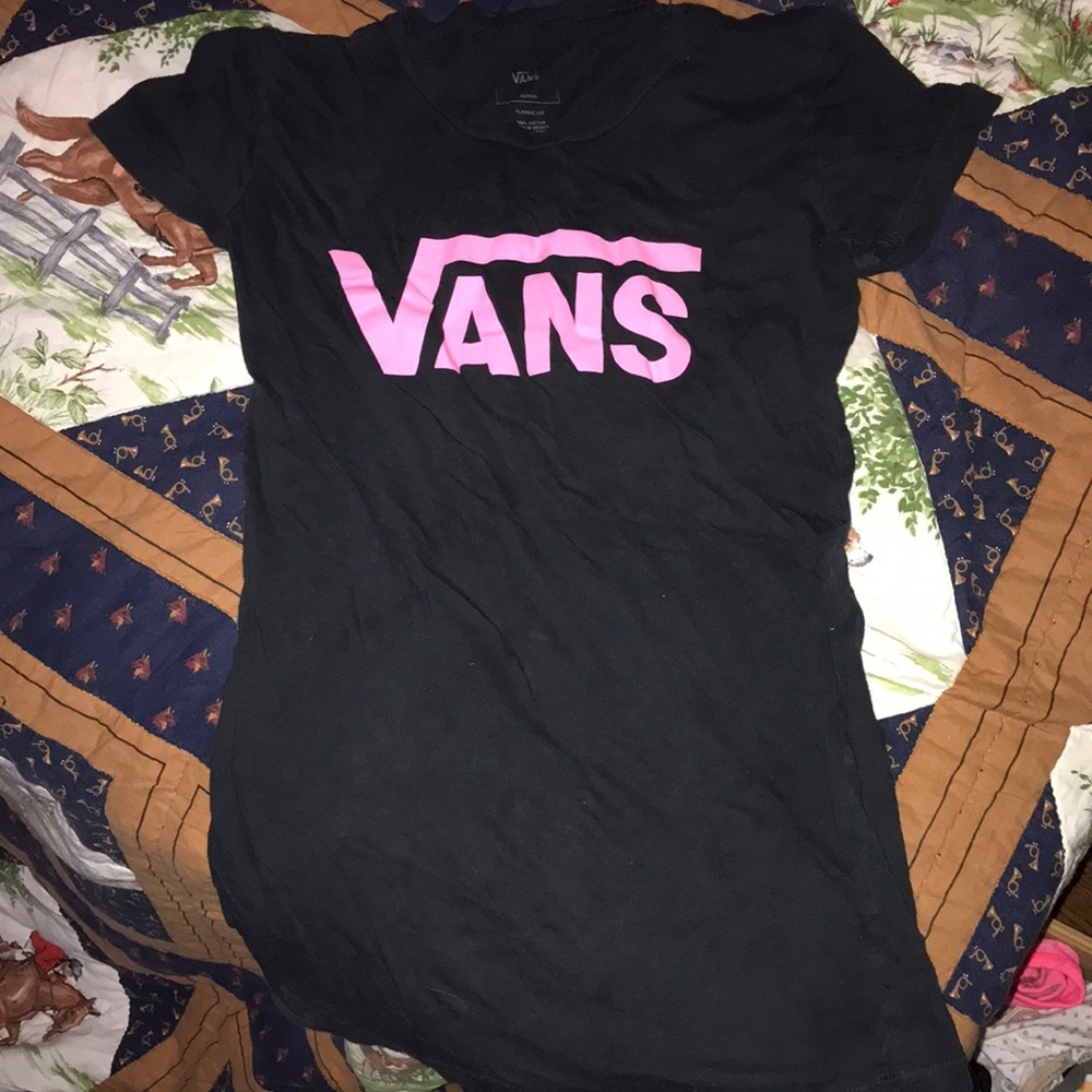 This is a nice shirt no stains only wore it once